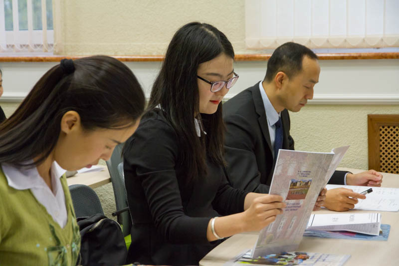 Представители китайской провинции Ганьсу изучают русский язык в ГрГУ имени Янки Купалы (ВИДЕО)