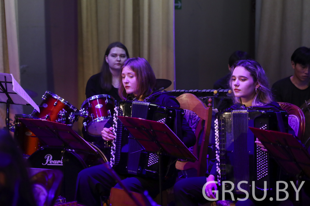 ФОТОФАКТ: в Купаловском университете состоялся концерт инструментальной музыки