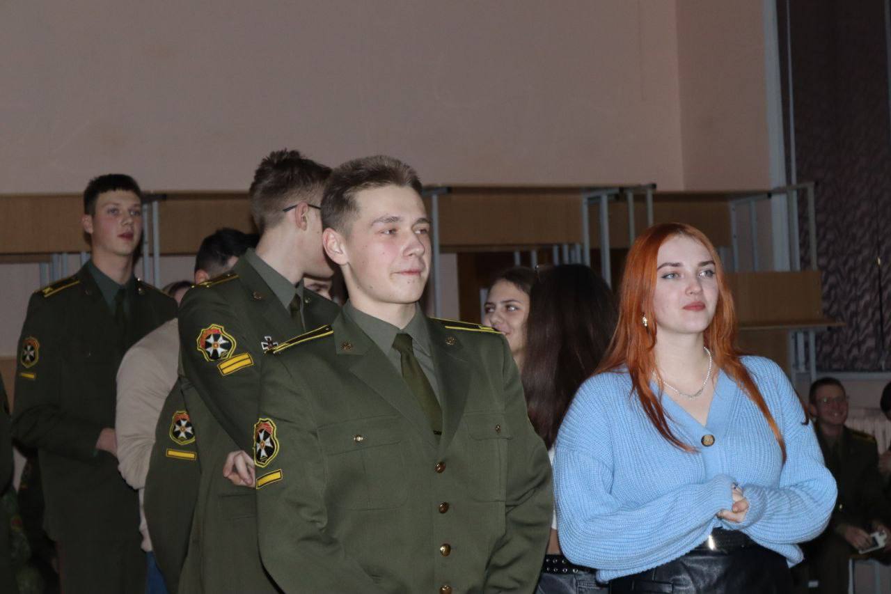Единство и дружба: cтуденты военного и педагогического факультетов ГрГУ встречают Новый год вместе