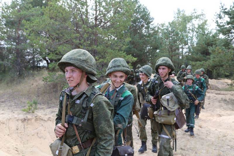 Первокурсники военного факультета ГрГУ имени Янки Купалы получили погоны курсантов (ФОТООТЧЕТ)