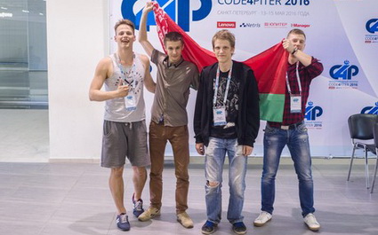 Команда студентов ГрГУ имени Янки Купалы победила в номинации «Уникальность» и получила специальный приз на Международном студенческом хакатоне «Code4piter»