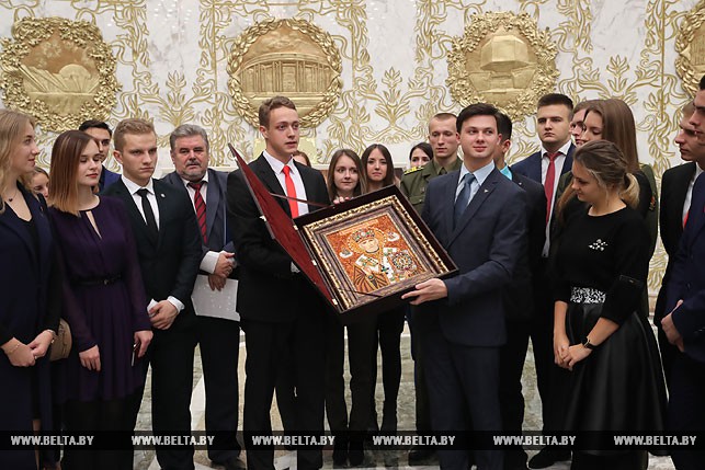 По приглашению Президента Республики Беларусь Александра Лукашенко студенты трех университетов Гродно посетили Дворец Независимости