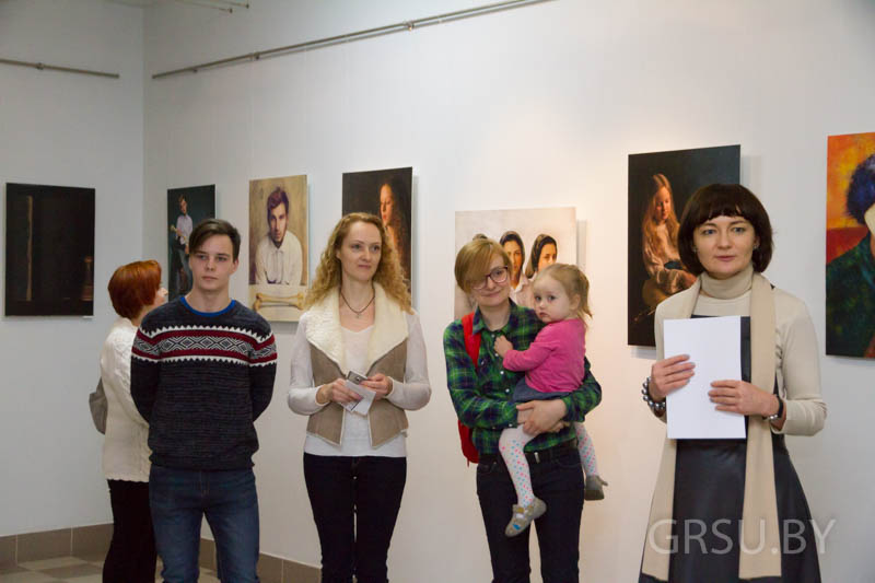 В ГрГУ имени Янки Купалы открылась выставка фотографий «Формат»