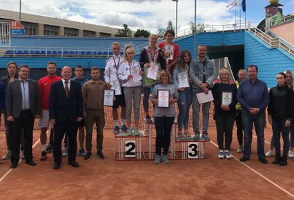 Студенты ГрГУ имени Янки Купалы стали бронзовыми призерами в соревнованиях по теннису на Республиканской универсиаде