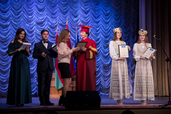 Студенты ГрГУ имени Янки Купалы награждены грамотами за высокие результаты в научной, учебной и общественной работе