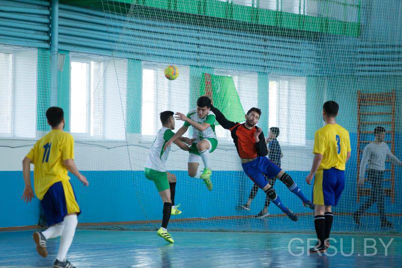 Спортивные состязания объединили студентов из Туркменистана и Беларуси в ГрГУ имени Янки Купалы