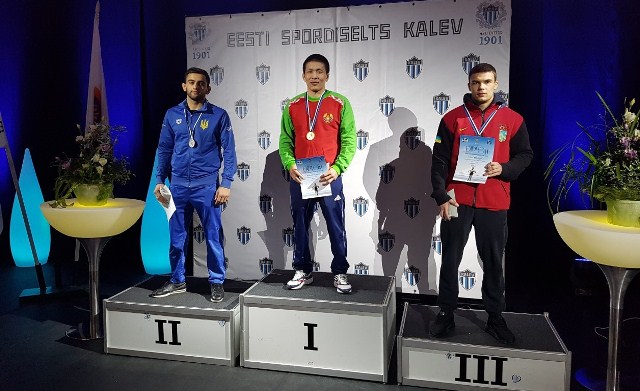 Студент юридического факультета Нюргун Скрябин завоевал золотую медаль в соревнованиях по вольной борьбе
