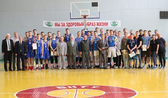 Команда ГрГУ имени Янки Купалы завоевала серебро студенческой баскетбольной лиги