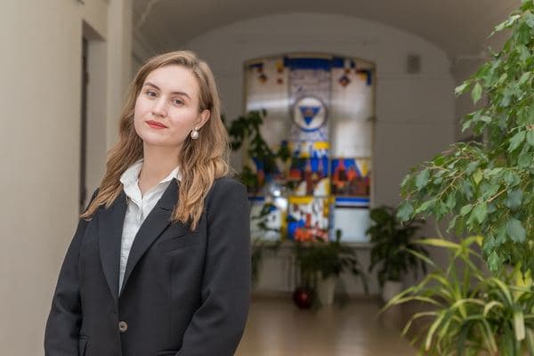 Студентом года стала студентка 3 курса факультета истории коммуникации и туризма Елизавета Дозорцева (ДОБАВЛЕНО ВИДЕО)