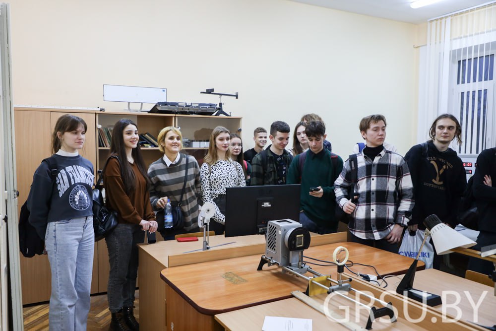 Купалаўскі ўніверсітэт наведалі школьнікі з гімназіі горада Лунінца