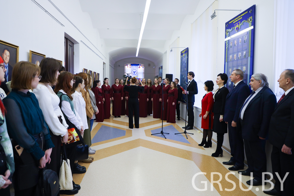 В Купаловском университете открылась новая экспозиция Галереи профессоров (ДОБАВЛЕНО ВИДЕО)