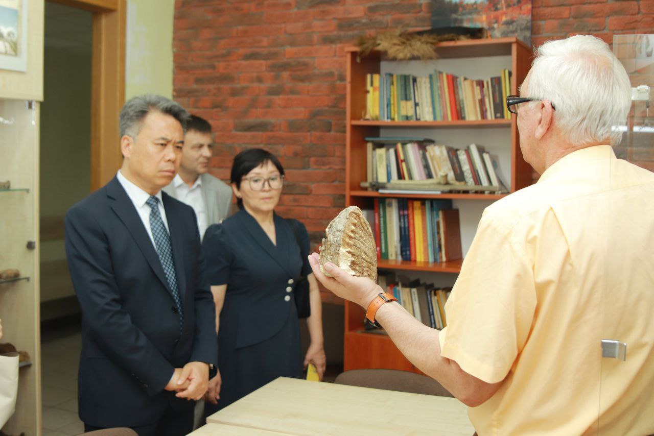 В Купаловском университете продолжается плодотворная работа с представителями Синьцзянского педагогического университета