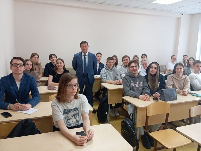 Профессор ГрГУ имени Янки Купалы прочел лекции для иностранных студентов