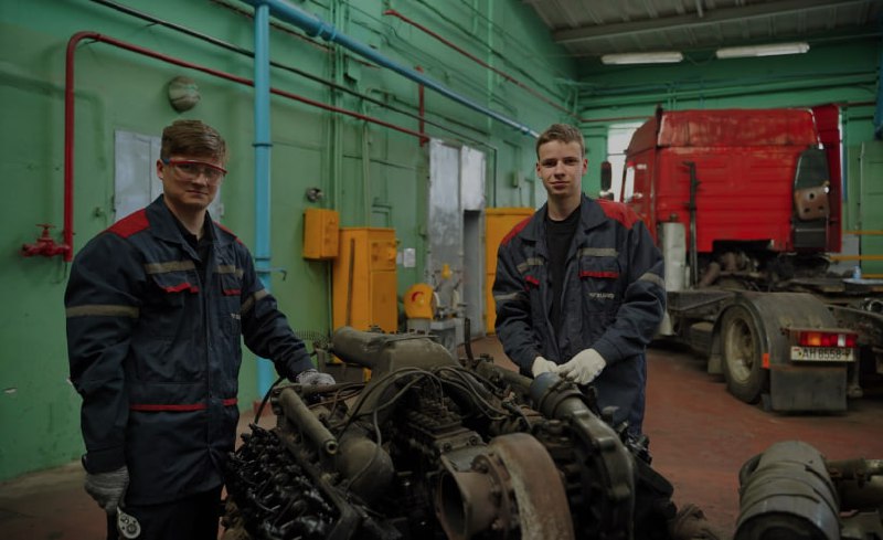Студенты ГрГУ имени Янки Купалы проходят учебную практику на Минском тракторном заводе