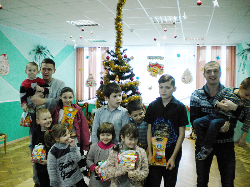Студгородок: студенты общежития № 3 ГрГУ имени Янки Купалы провели благотворительную акцию «Рождественское тепло»